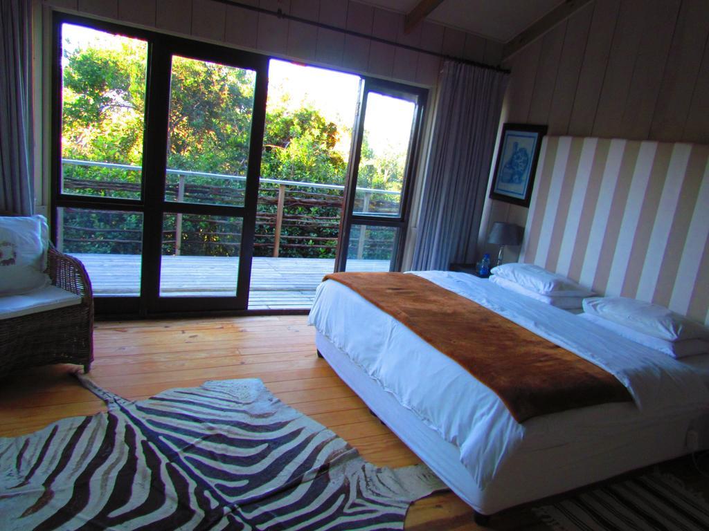 Plettenberg Bay Game Reserve: The Baroness Safari Lodge Стая снимка